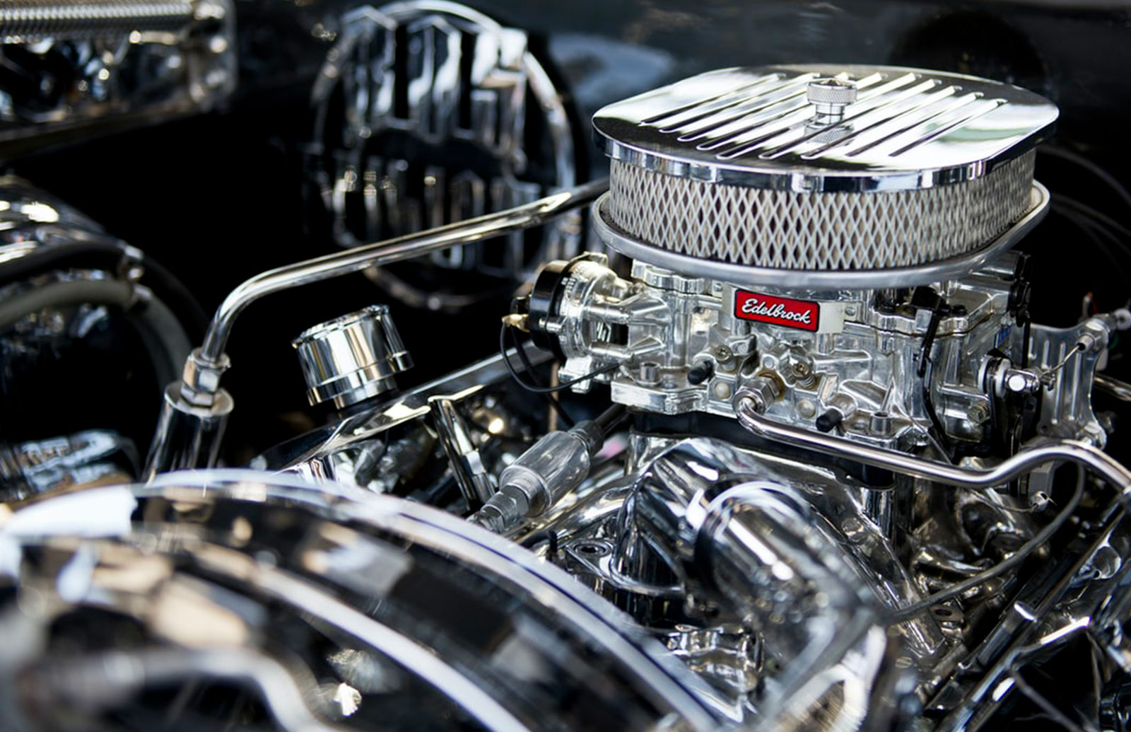 自動車エンジンイメージ